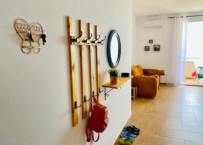 Modern In Lungomare, Wlora