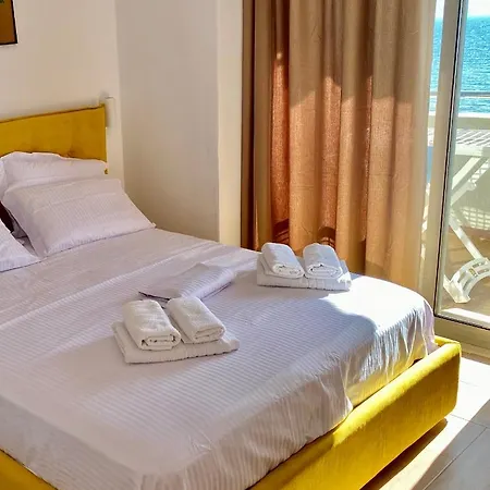 Modern In Lungomare, * Vlore