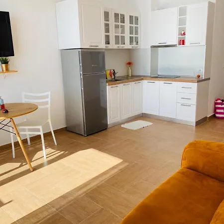 Apartament Modern In Lungomare, *