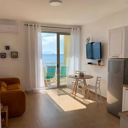 Modern In Lungomare,