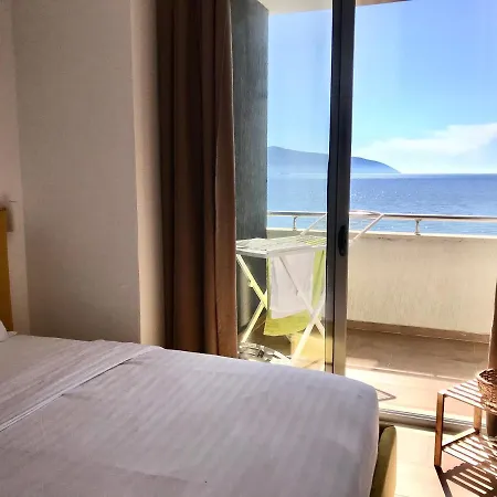 Modern In Lungomare, * Vlorë