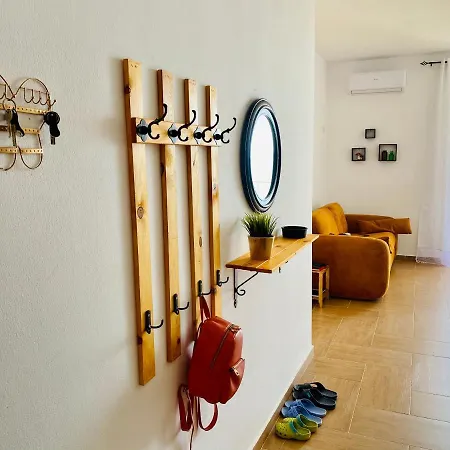 Modern In Lungomare, Wlora